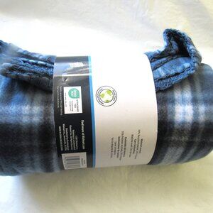 Mainstahs Fleece Throw.  New.
